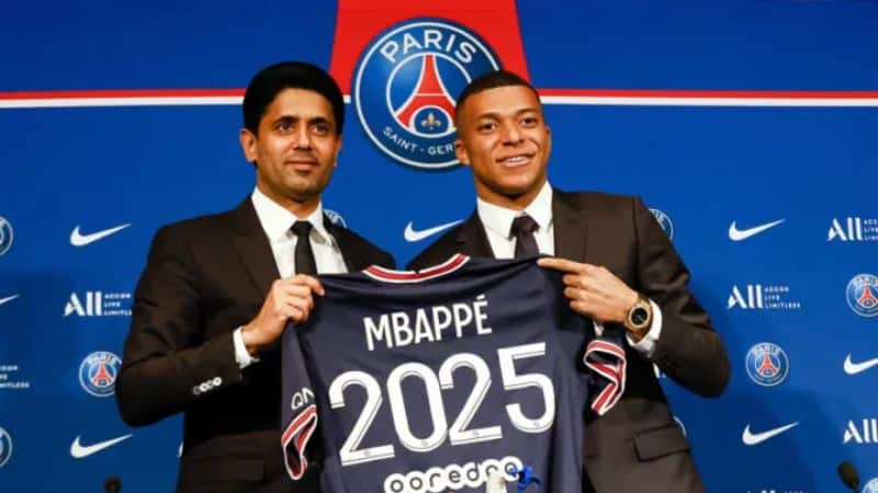 Chỉ sau một mùa giải ấn tượng với AS Monaco, Kylian Mbappé đã được PSG chiêu mộ trong một thương vụ kỷ lục