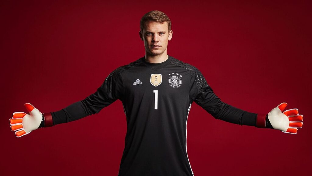 Manuel Neuer - Thủ môn quét của bóng đá hiện đại