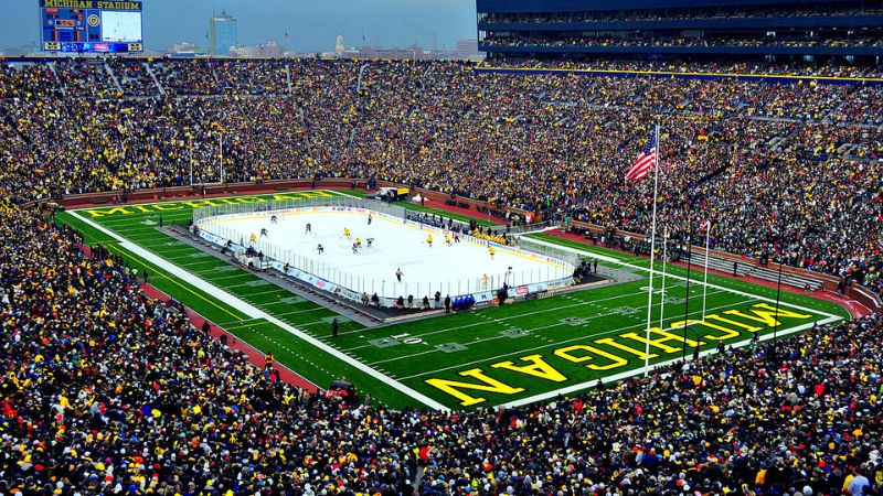 Trân đấu thế thảo tại sân vận động Michigan Stadium - Hoa Kỳ